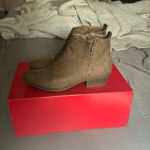 Madden Girl Size 8 Hollywood Ankle Booties